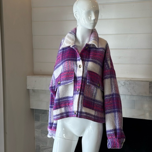 So Purple Multi Plaid Cropped Fuzzy Flannel Shacket Junior Size Large NWT - Picture 2 of 14